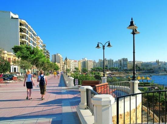 Deluxe Apartment With Valletta And Harbour Views Sliema Ngoại thất bức ảnh